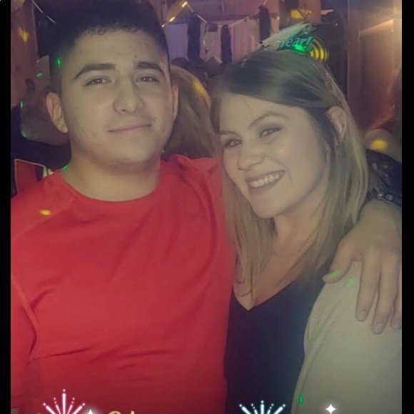 Meet your Posher, Alexis - Picture 2 of 2